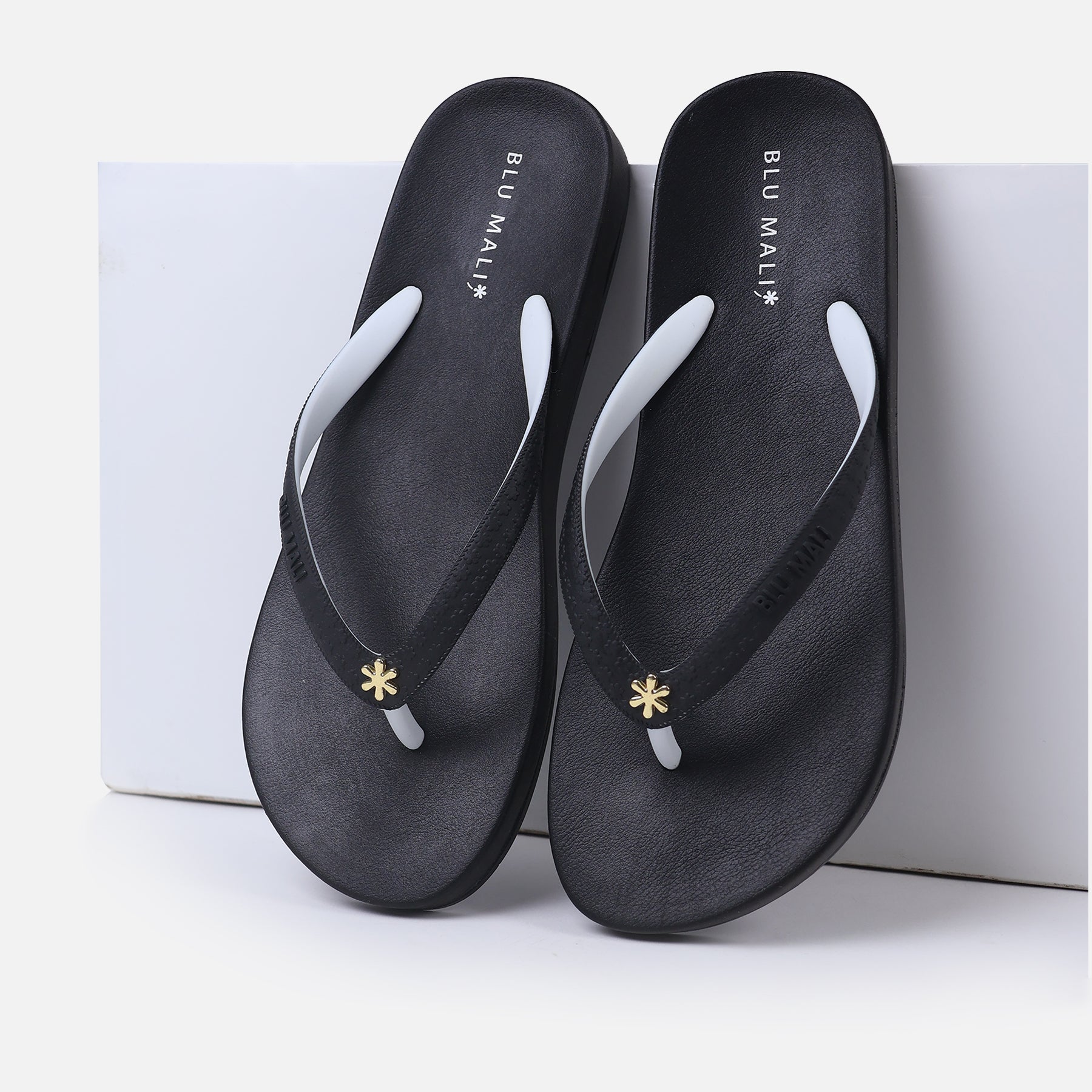 BLU MALI-Women's flip-flops Black