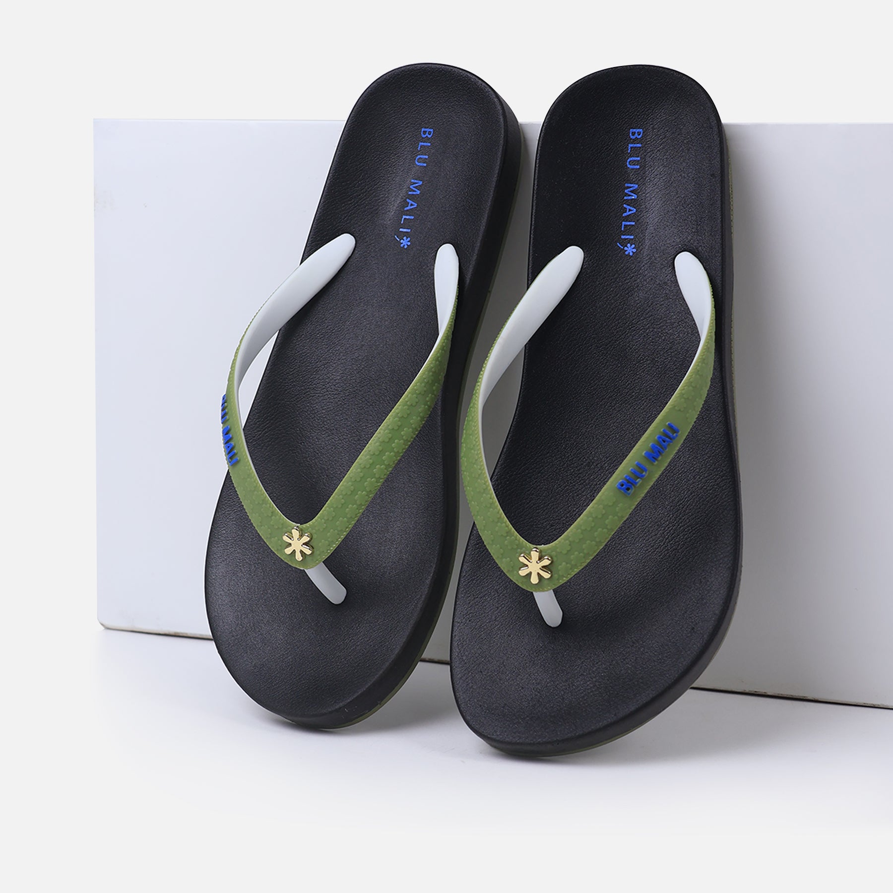 BLU MALI-Women's flip-flops Black/Green